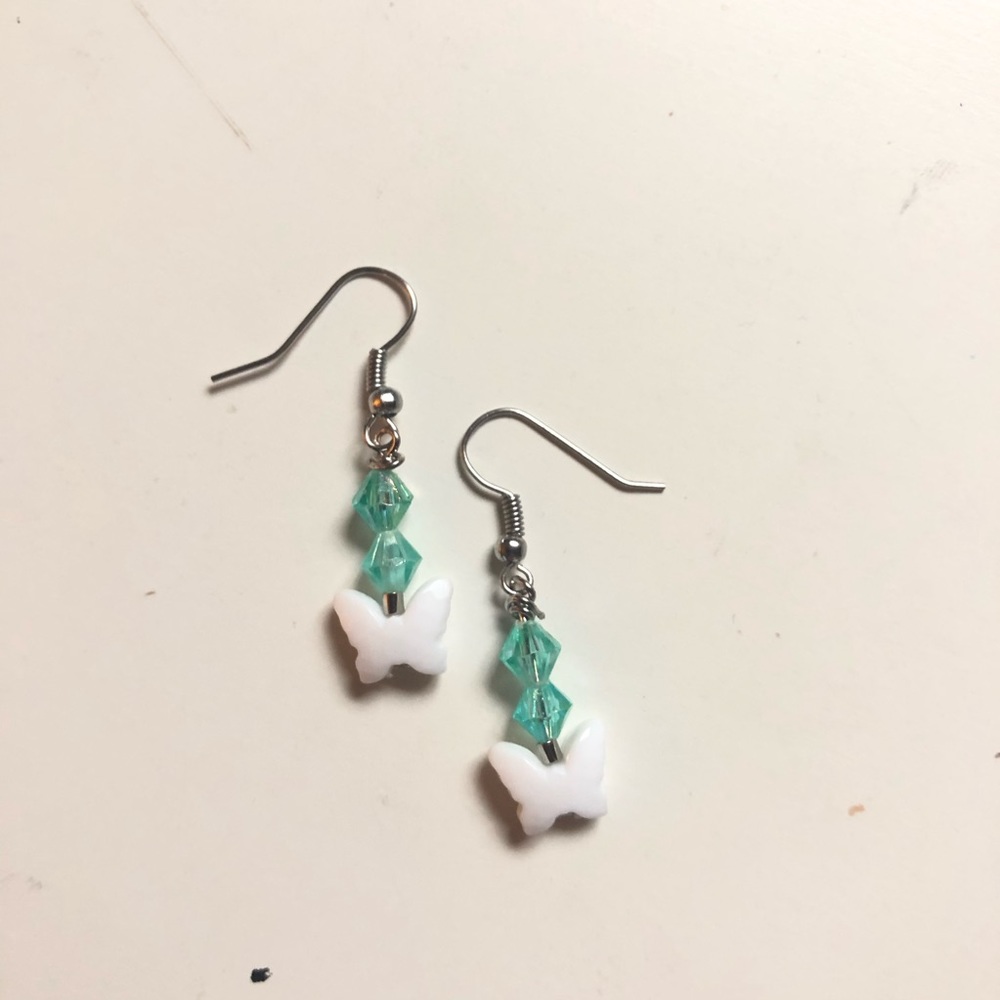 cute butterfly dangly earrings!